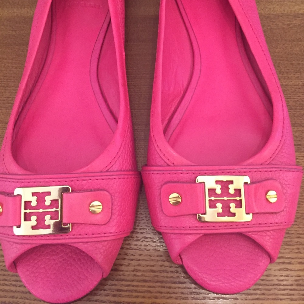 NEVER USED authentic Tory Burch open toe flats!